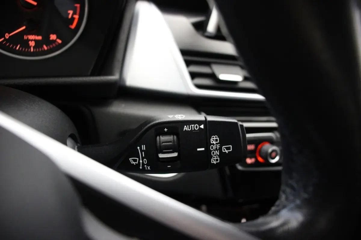 218i High Executive Automaat - Leer, Stoelverw. Navi, Clima, Harman/Kardon