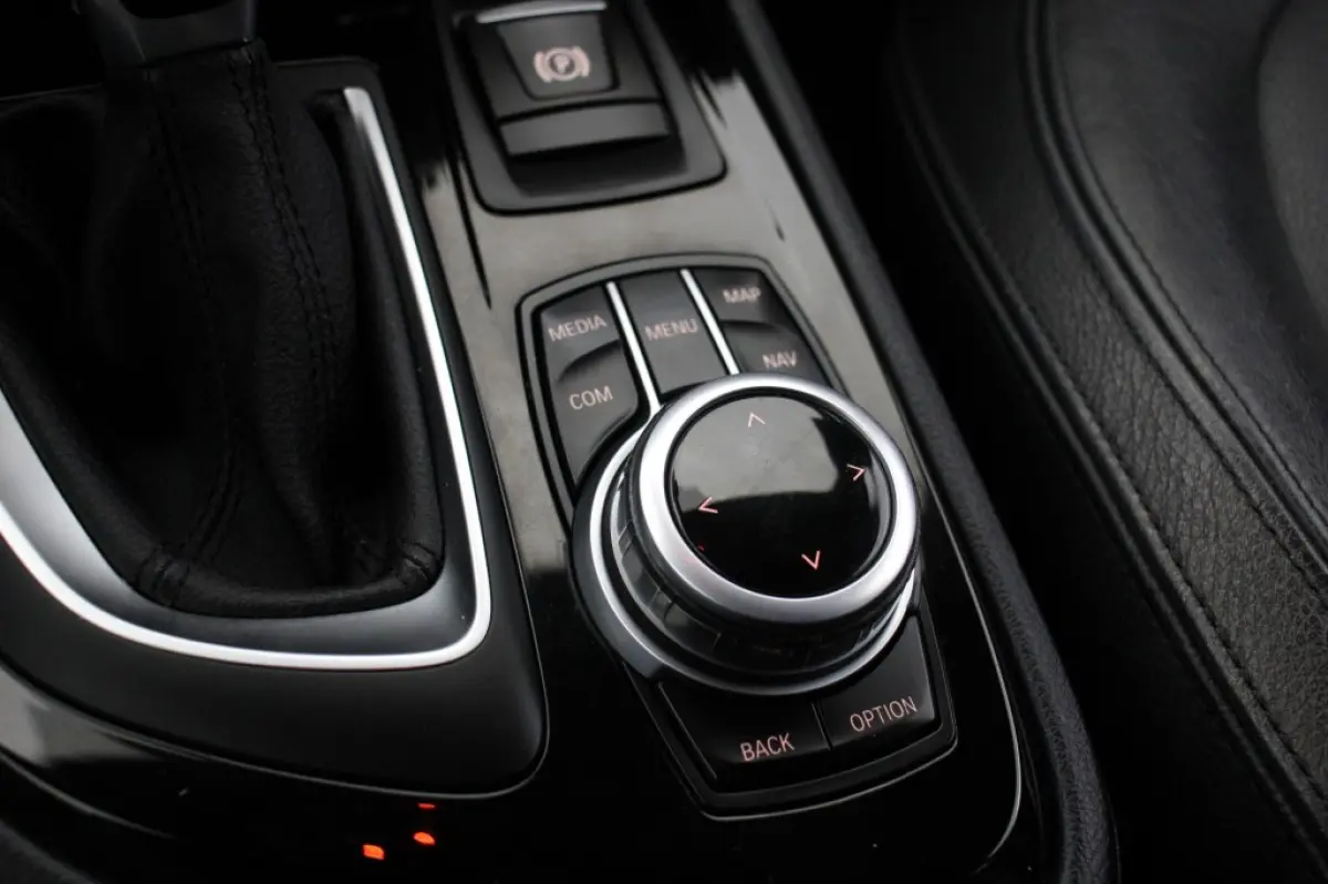 218i High Executive Automaat - Leer, Stoelverw. Navi, Clima, Harman/Kardon