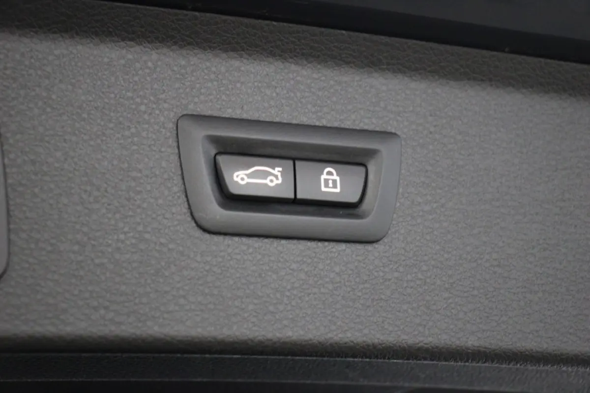 218i High Executive Automaat - Leer, Stoelverw. Navi, Clima, Harman/Kardon