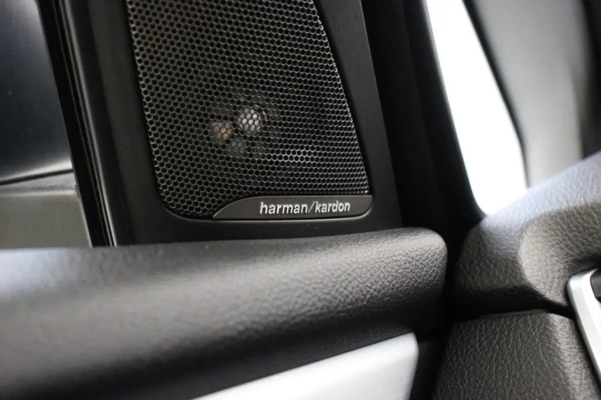 218i High Executive Automaat - Leer, Stoelverw. Navi, Clima, Harman/Kardon