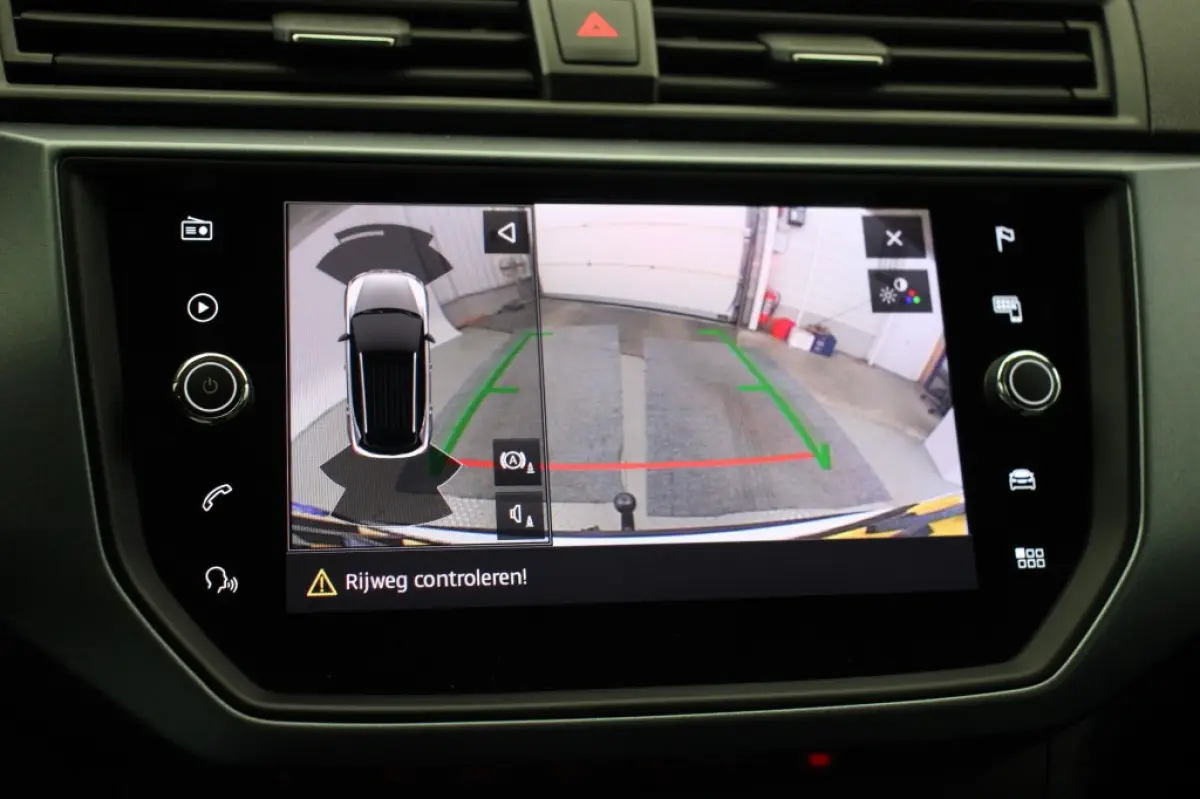 1.0 TSI Style Business Intense - Carplay, Camera, Adapt. Cruise, Clima, Trekhaak