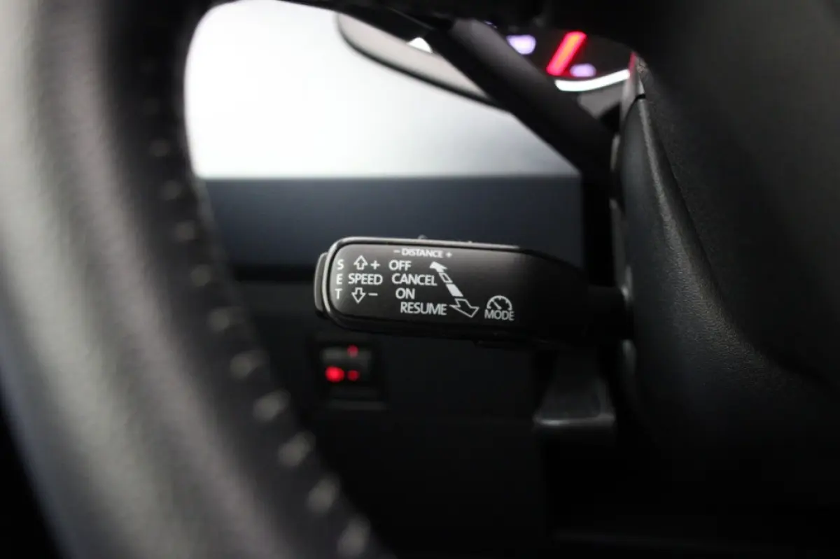 1.0 TSI Style Business Intense - Carplay, Camera, Adapt. Cruise, Clima, Trekhaak