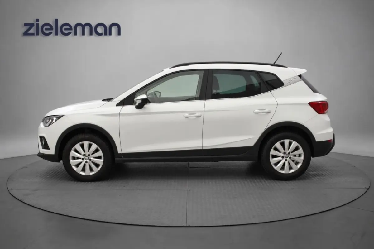 1.0 TSI Style Business Intense - Carplay, Camera, Adapt. Cruise, Clima, Trekhaak