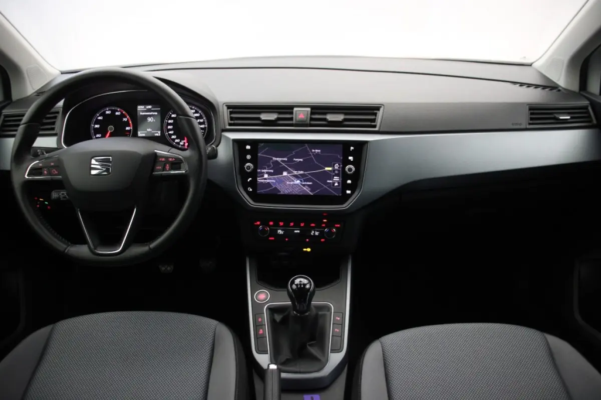 1.0 TSI Style Business Intense - Carplay, Camera, Adapt. Cruise, Clima, Trekhaak