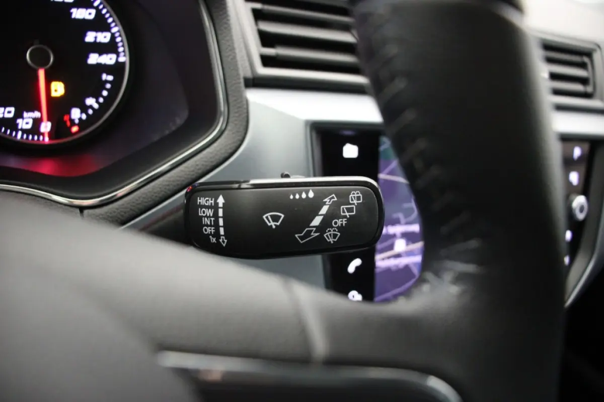 1.0 TSI Style Business Intense - Carplay, Camera, Adapt. Cruise, Clima, Trekhaak