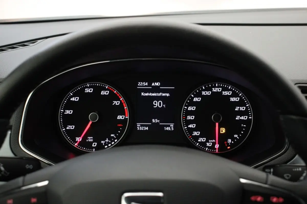 1.0 TSI Style Business Intense - Carplay, Camera, Adapt. Cruise, Clima, Trekhaak