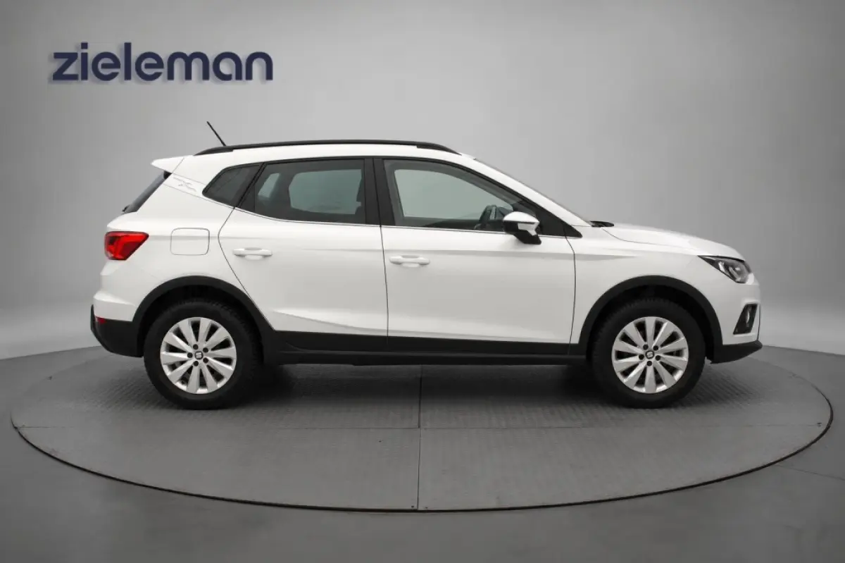 1.0 TSI Style Business Intense - Carplay, Camera, Adapt. Cruise, Clima, Trekhaak
