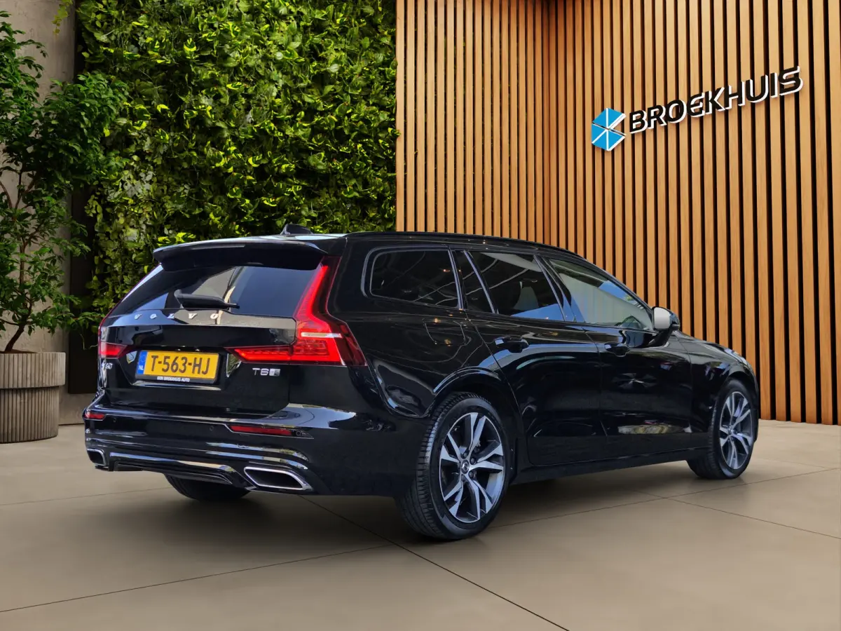 2.0 T8 Twin Engine AWD R-Design | Panoramadak | Harman/Kardon | Camera | 18" Velgen