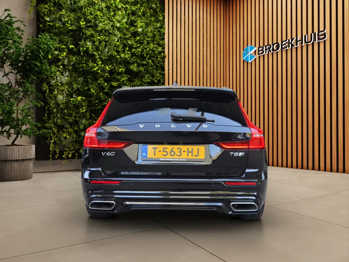 2.0 T8 Twin Engine AWD R-Design | Panoramadak | Harman/Kardon | Camera | 18" Velgen