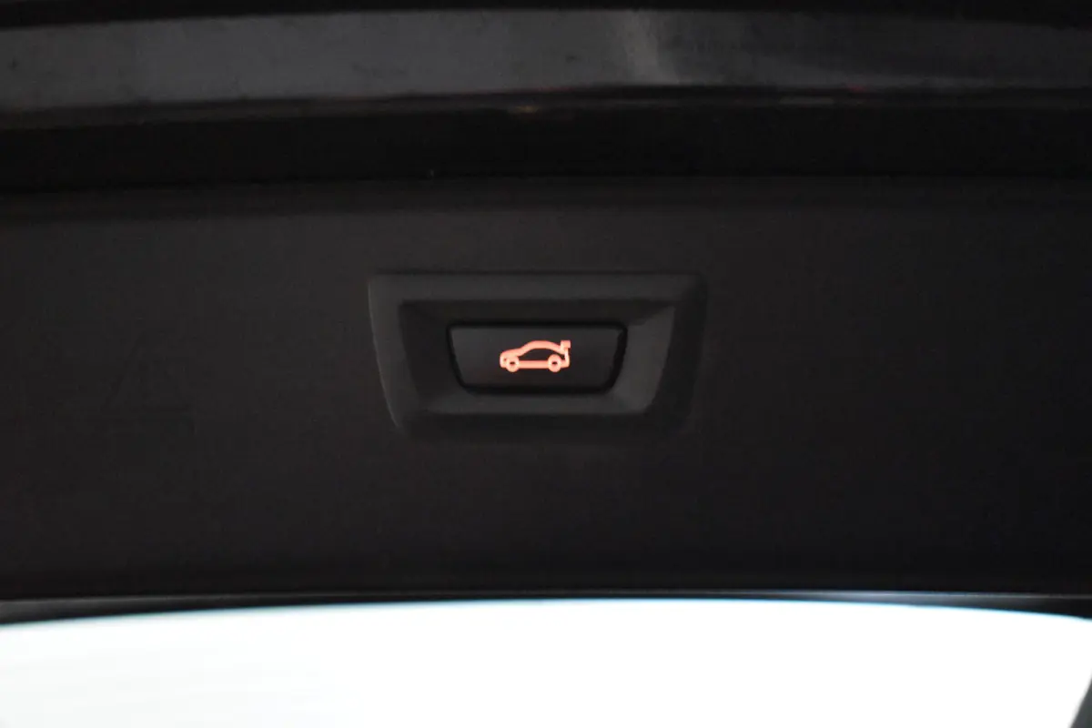 520IA M-SPORT EXECUTIVE NAVI/LED/PDC/M-PAKKET