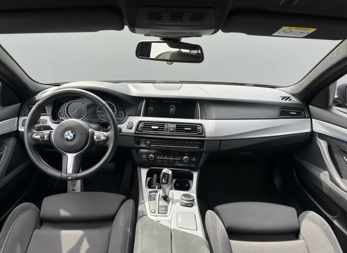 520IA M-SPORT EXECUTIVE NAVI/LED/PDC/M-PAKKET