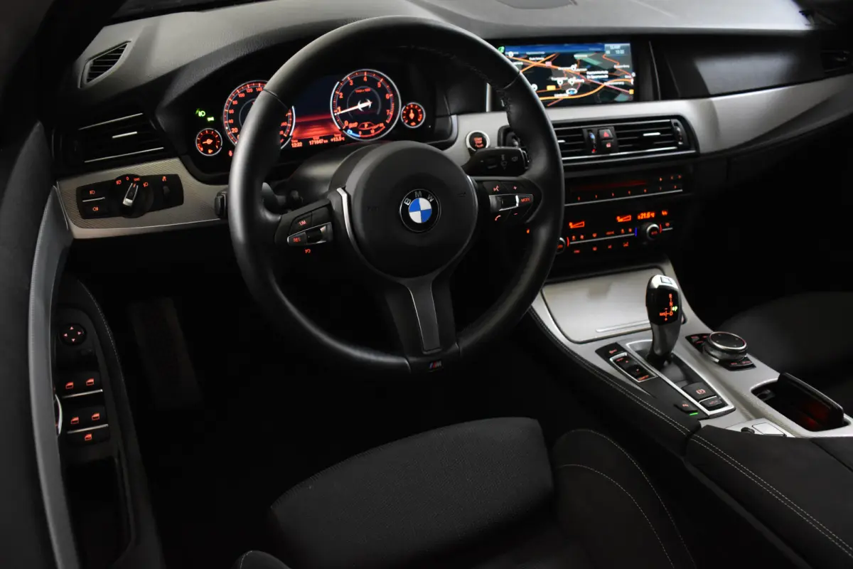 520IA M-SPORT EXECUTIVE NAVI/LED/PDC/M-PAKKET