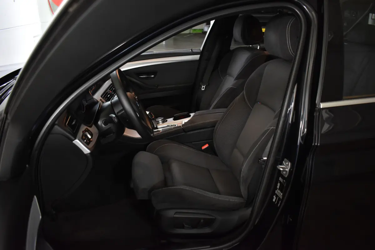 520IA M-SPORT EXECUTIVE NAVI/LED/PDC/M-PAKKET