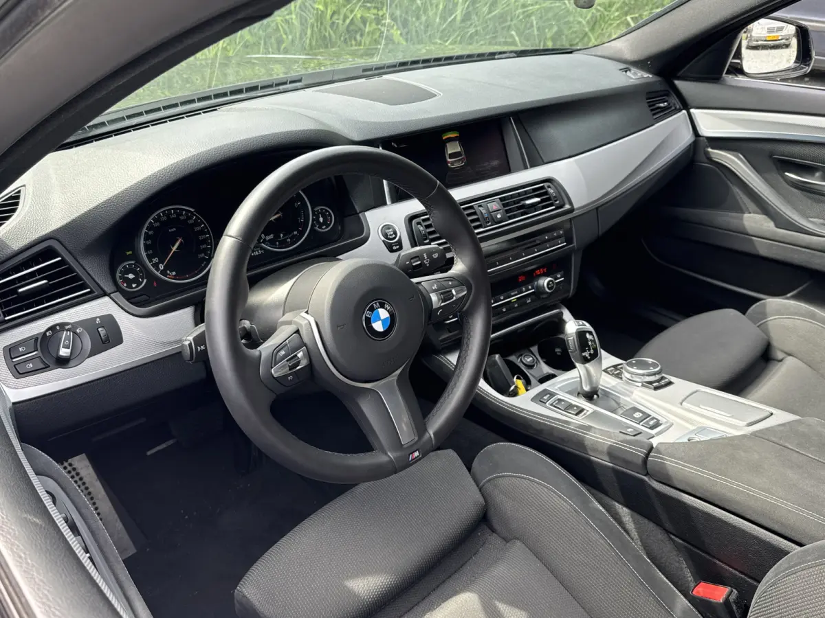 520IA M-SPORT EXECUTIVE NAVI/LED/PDC/M-PAKKET