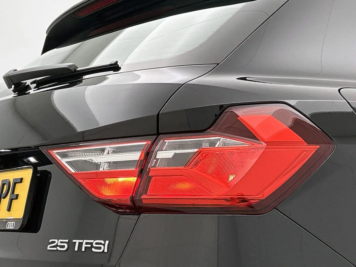 25 TFSI Pro Line 95 PK | Automaat | Camera | Parkeersensoren | Airco | Lichtmetalen velgen |