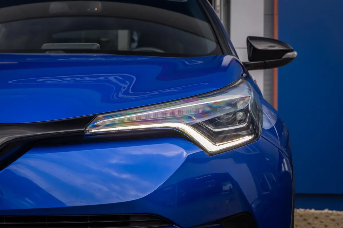 1.8 Hybrid Bi-Tone | Cruise control adaptief | Cruise Control | Stoelverwarming | Parkeersensoren Voor/Achter | | Achteruitrijcamera | Cruise control adaptief | Lichtmetalen velgen 18"