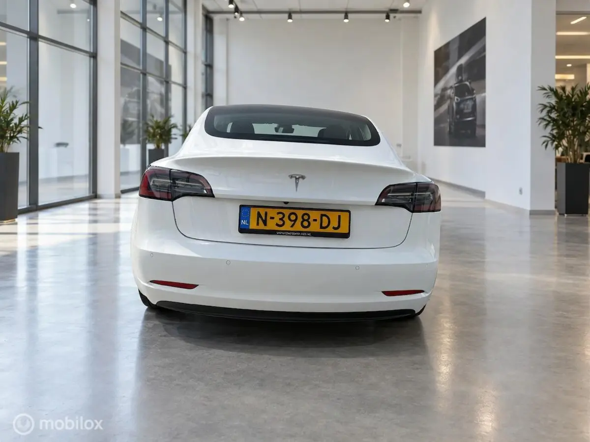 RWD Plus 60kWh LFP | Trekhaak 1.000kg | Pearl White | 09/2021