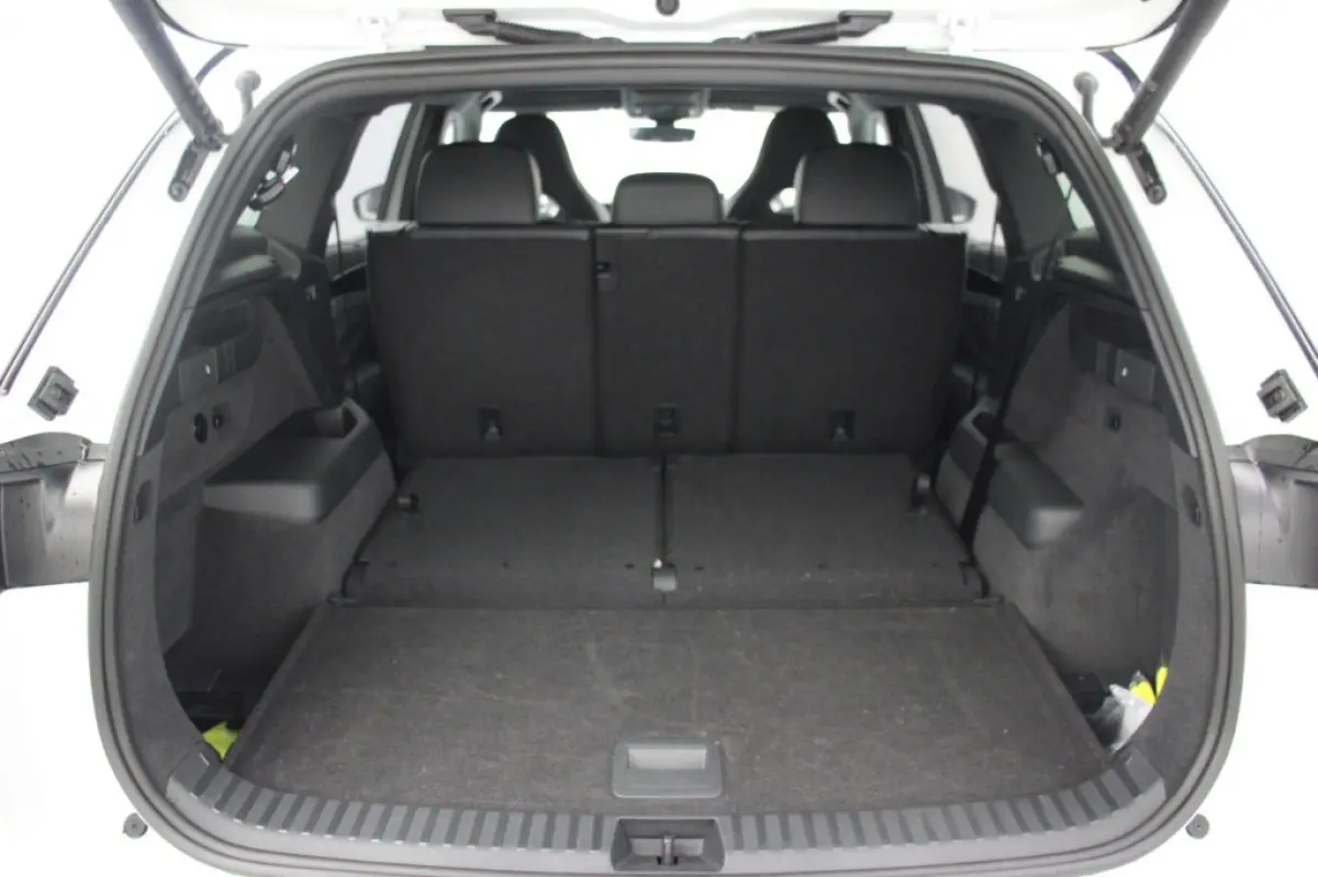 1.5 eTSI R-Line Edition 7 Persoons Automaat - NL Auto origineel