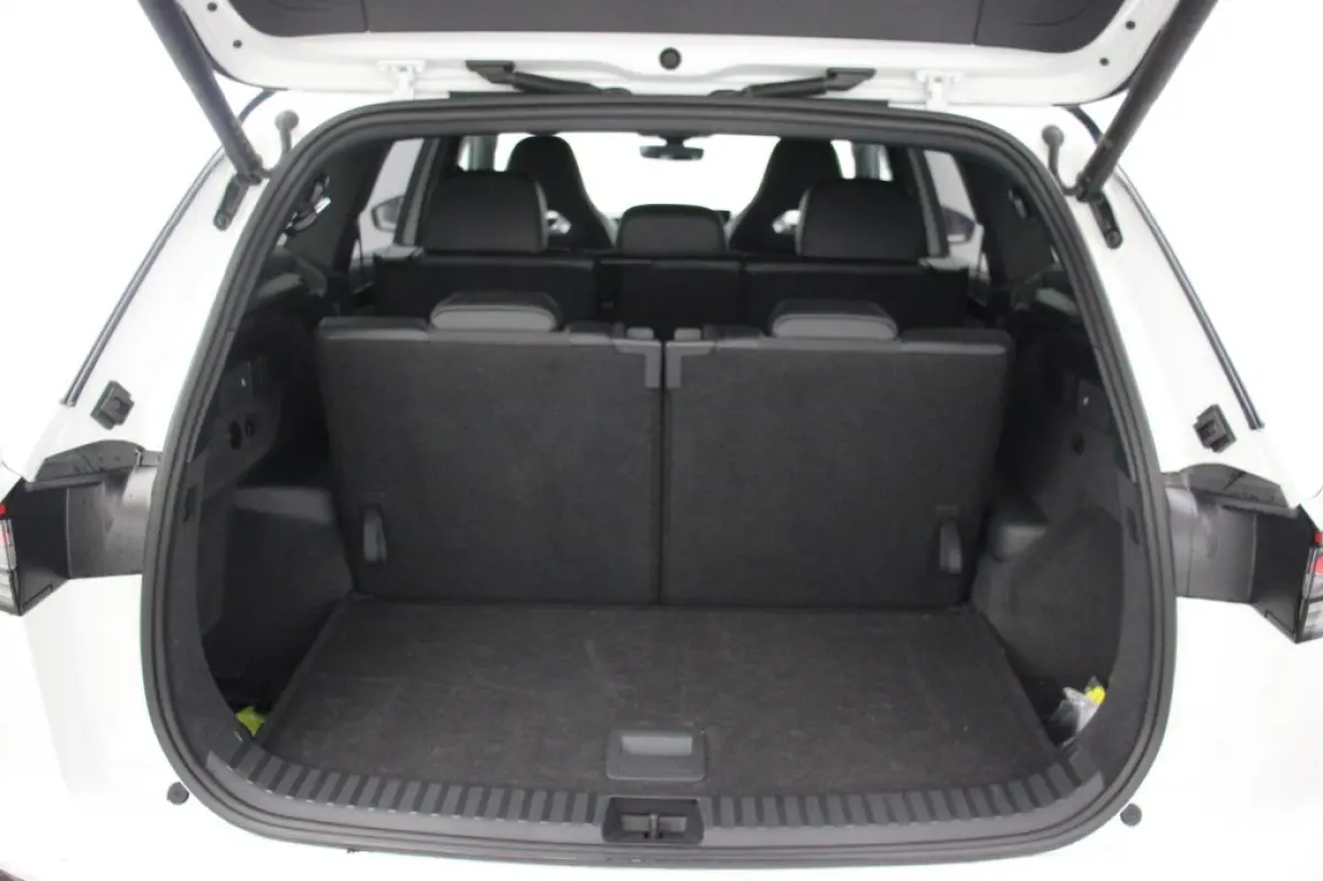1.5 eTSI R-Line Edition 7 Persoons Automaat - NL Auto origineel