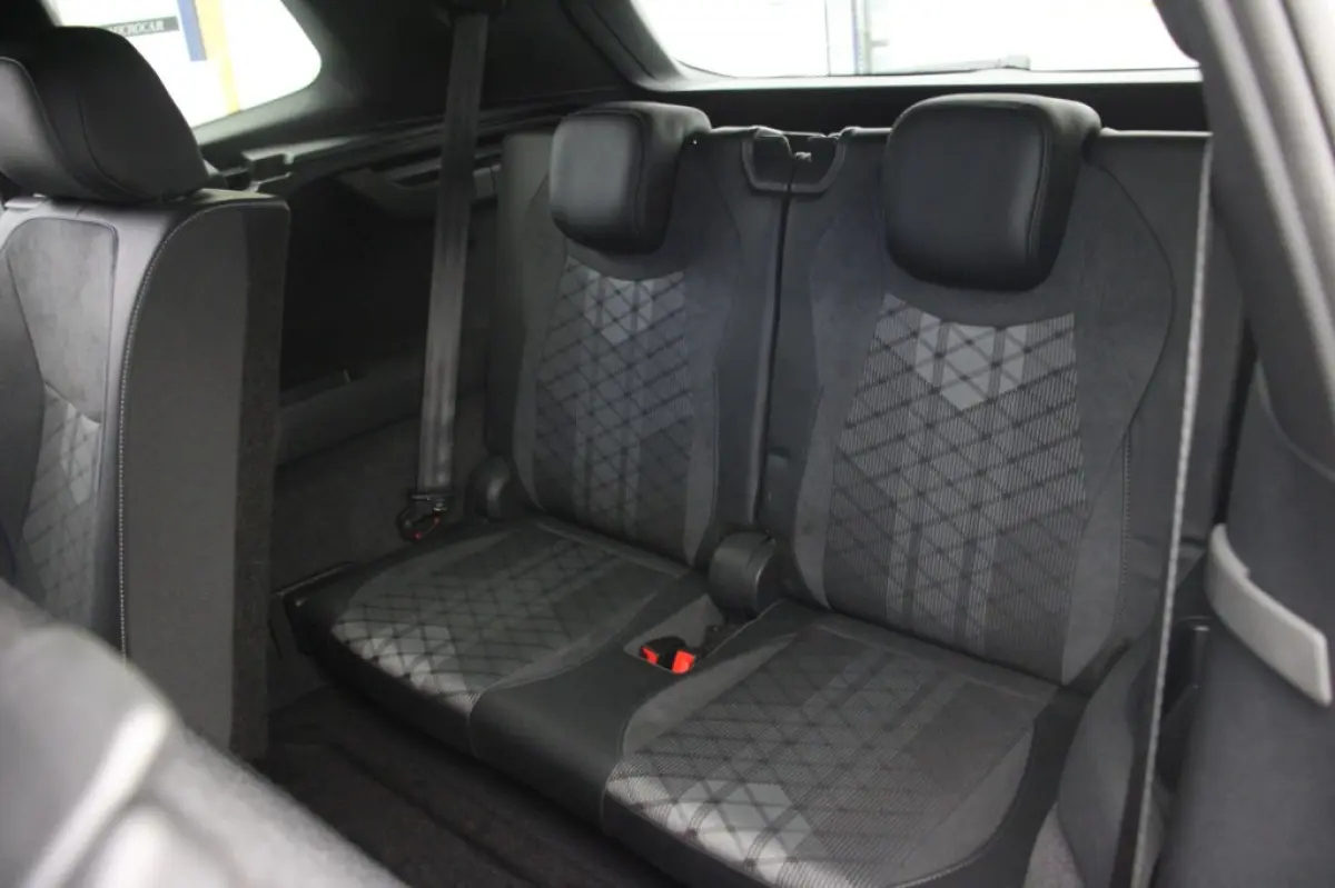 1.5 eTSI R-Line Edition 7 Persoons Automaat - NL Auto origineel