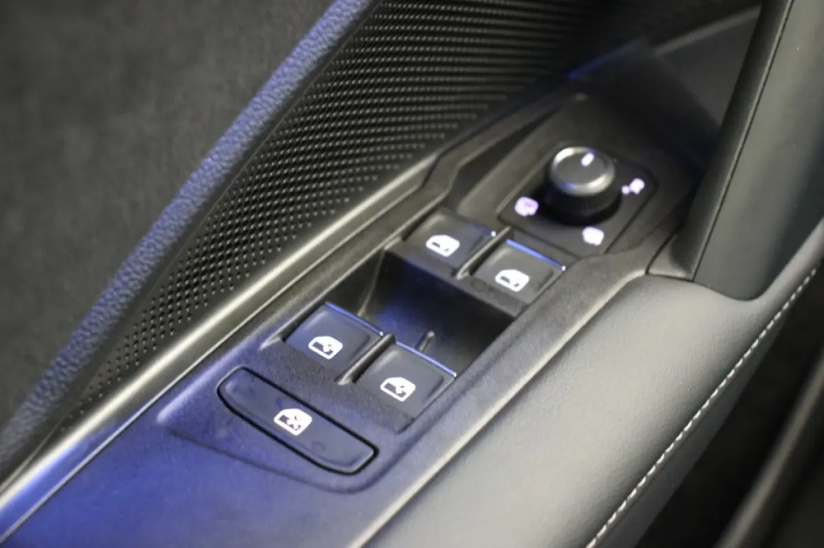 1.5 eTSI R-Line Edition 7 Persoons Automaat - NL Auto origineel