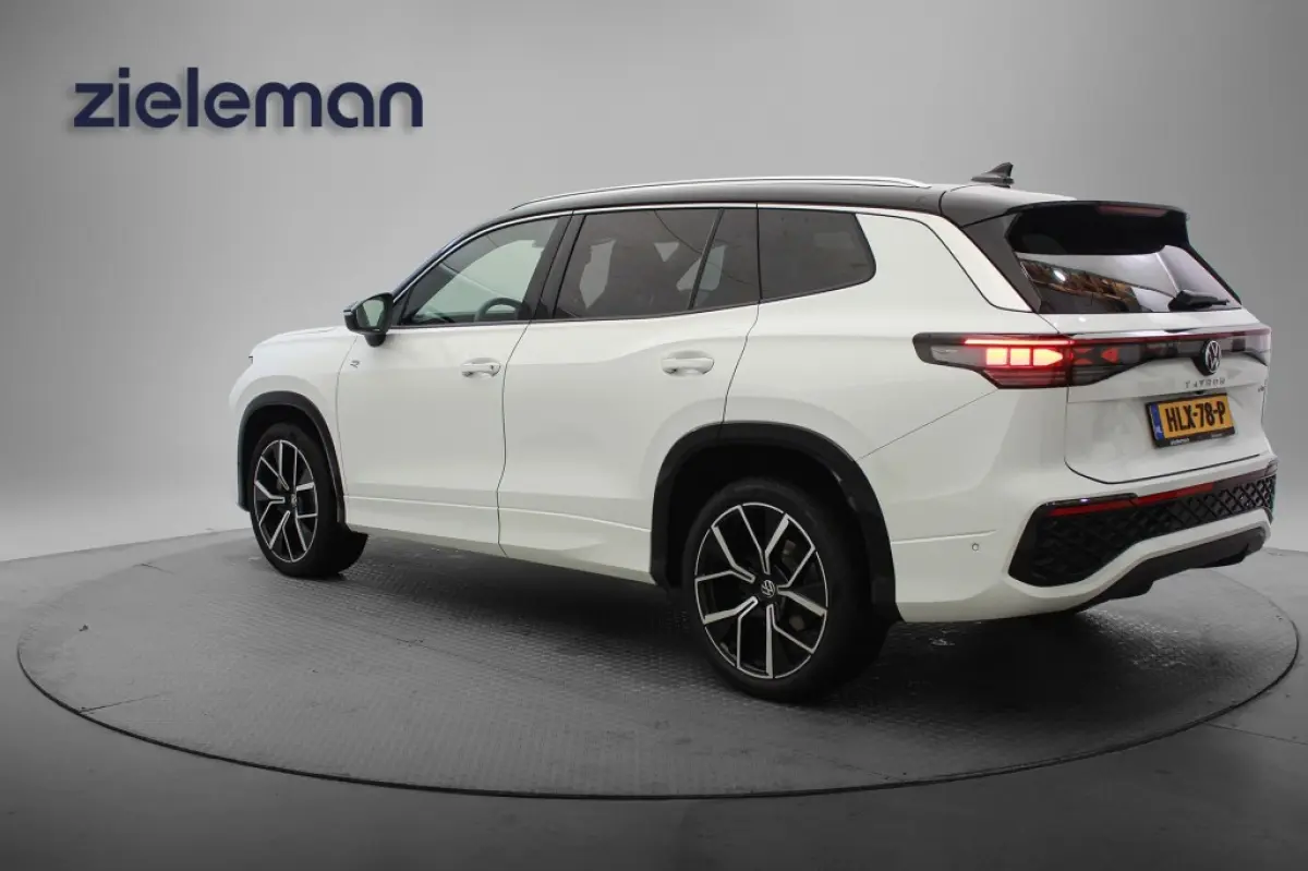 1.5 eTSI R-Line Edition 7 Persoons Automaat - NL Auto origineel