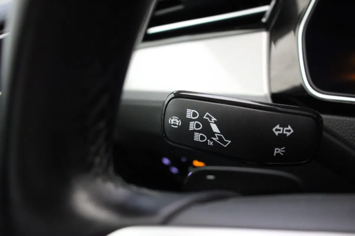 2.0 TDI Business Automaat - Digitaal Cockpit, Carplay, Camera, Adapt. Cruise