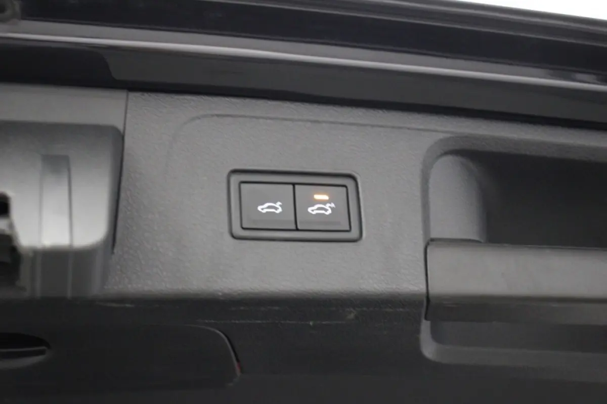 2.0 TDI Business Automaat - Digitaal Cockpit, Carplay, Camera, Adapt. Cruise