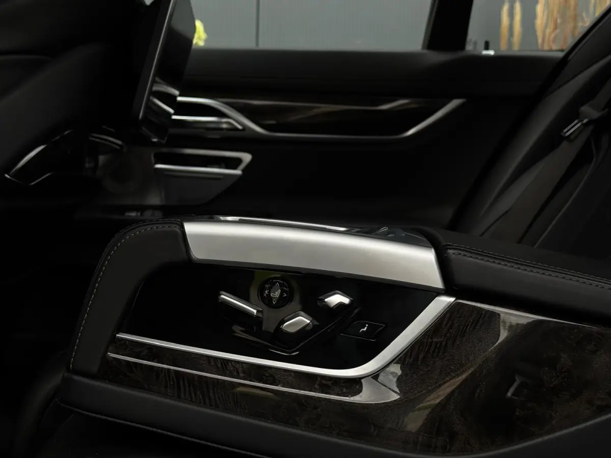 740e iPerformance High Executive LEDER|CLIMATE|ORG NL