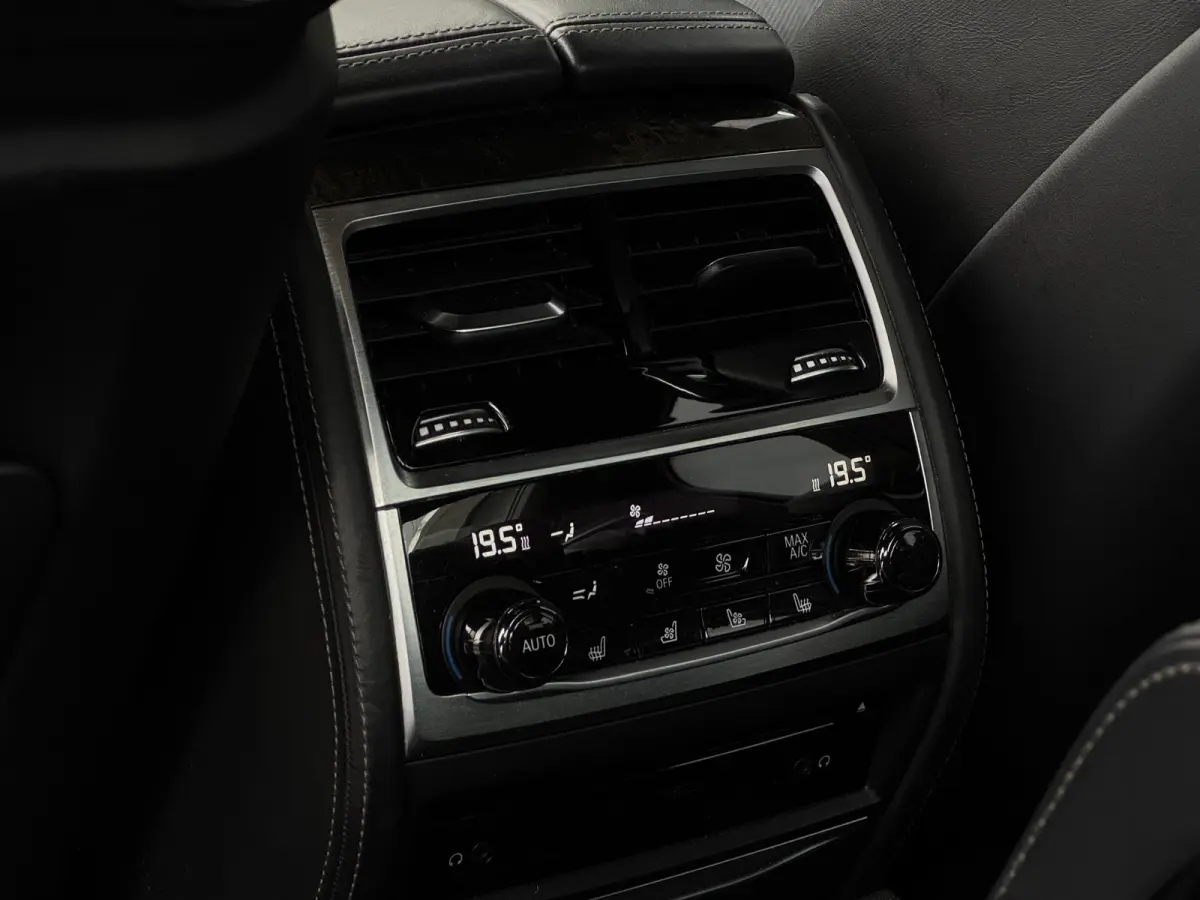 740e iPerformance High Executive LEDER|CLIMATE|ORG NL