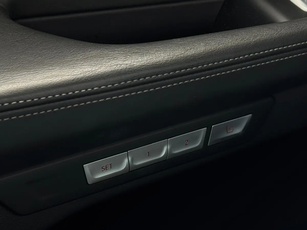 740e iPerformance High Executive LEDER|CLIMATE|ORG NL