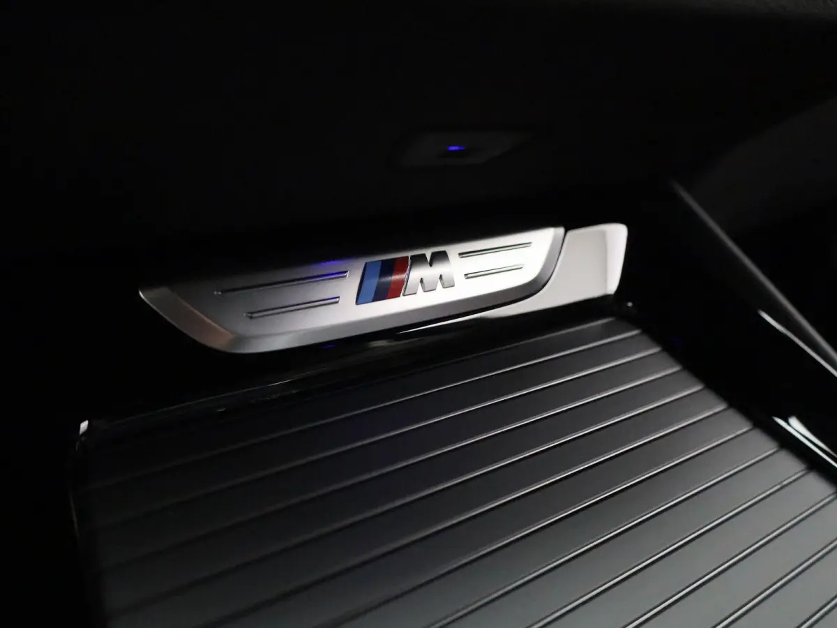 M40i xDrive Launch Edition High Executive
