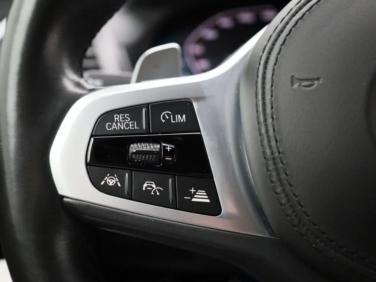 M40i xDrive Launch Edition High Executive