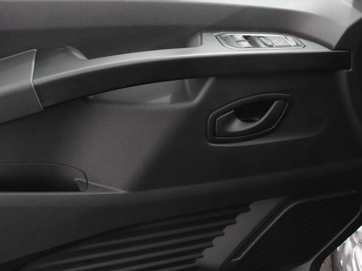 2.0 Blue dCi 110PK T30 L2H1 Advance Navigatie Camera Airco Trekhaak Lichtmetalen velgen