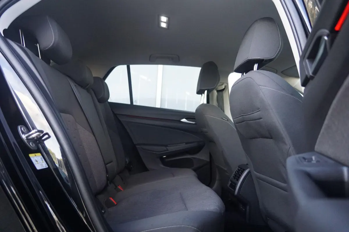 1.5 eHybrid 204pk Life Edition | SoH 100% | Trekhaak | Keyless | Achteruitrijcamera | Blind Spot Assist