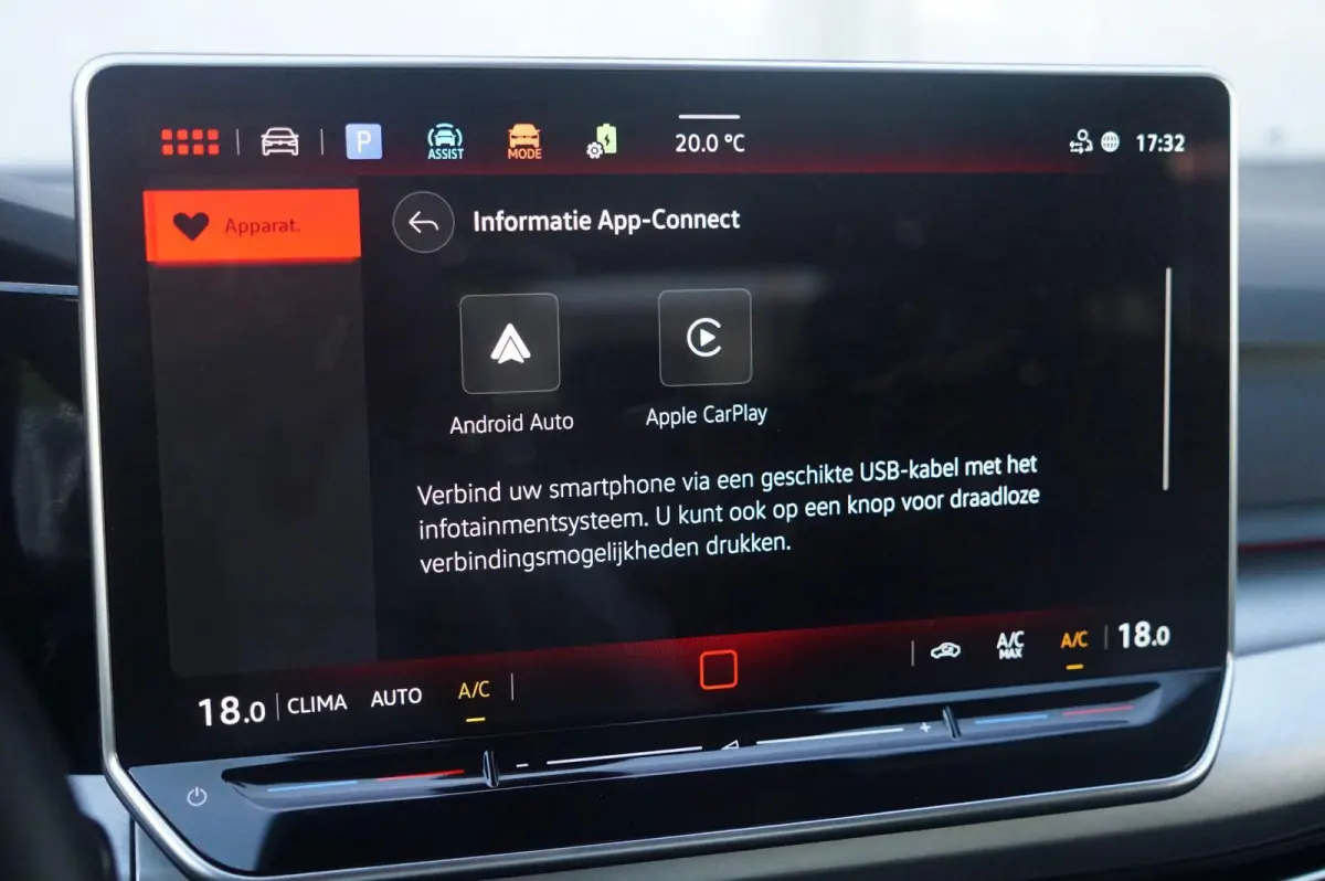 1.5 eHybrid 204pk Life Edition | SoH 100% | Trekhaak | Keyless | Achteruitrijcamera | Blind Spot Assist