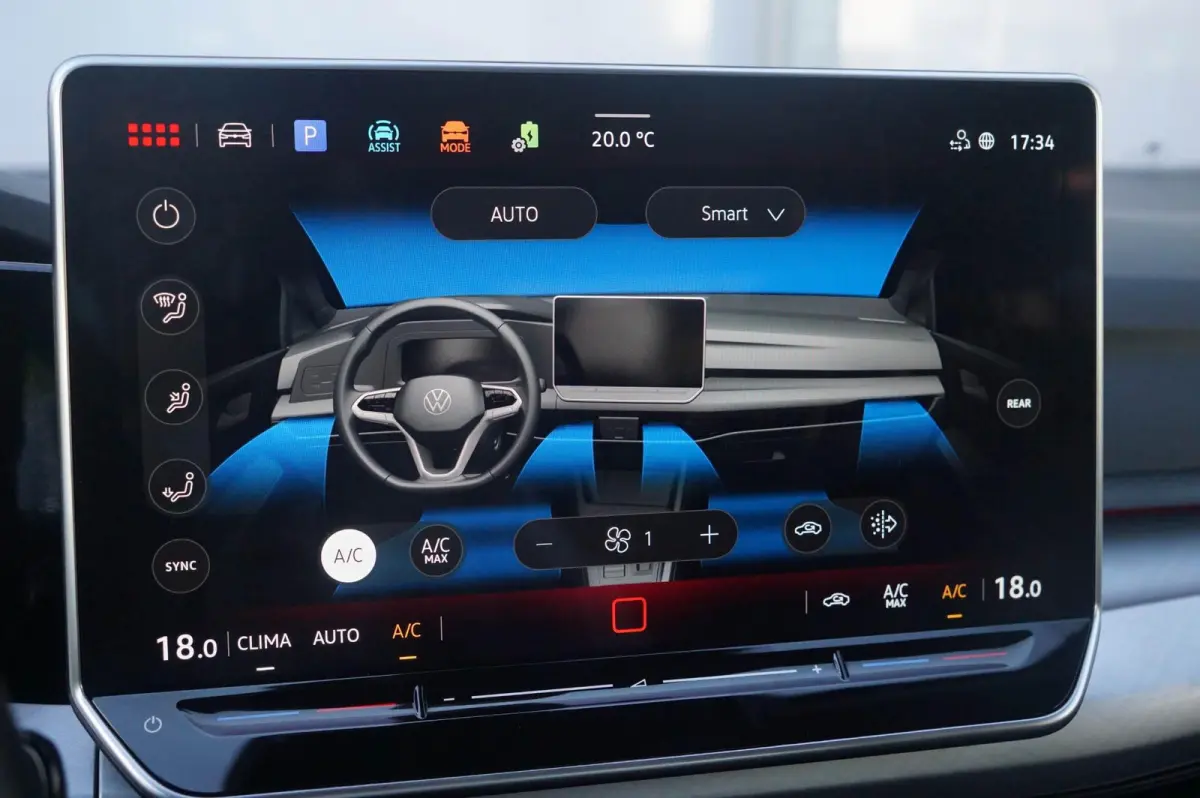 1.5 eHybrid 204pk Life Edition | SoH 100% | Trekhaak | Keyless | Achteruitrijcamera | Blind Spot Assist