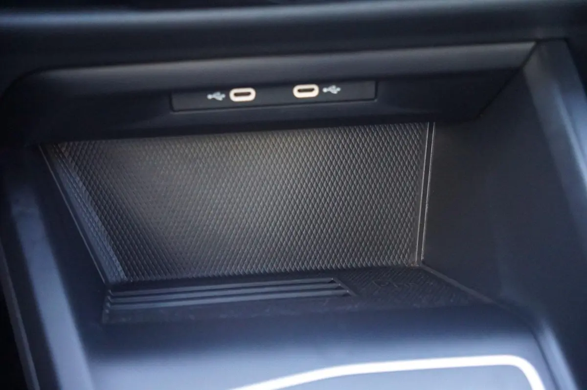 1.5 eHybrid 204pk Life Edition | SoH 100% | Trekhaak | Keyless | Achteruitrijcamera | Blind Spot Assist