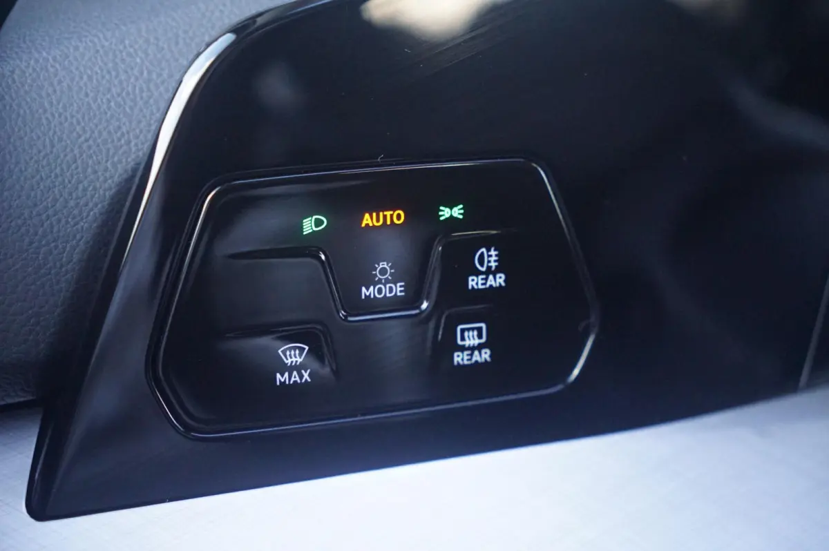 1.5 eHybrid 204pk Life Edition | SoH 100% | Trekhaak | Keyless | Achteruitrijcamera | Blind Spot Assist
