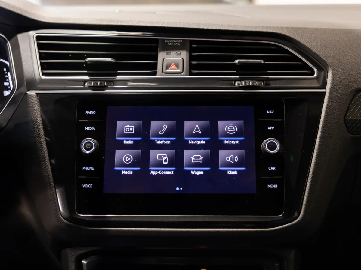 1.5 TSI 2x R-Line Business+ / 150pk / Trekhaak / NAP / Rondomzicht camera / Keyless /
