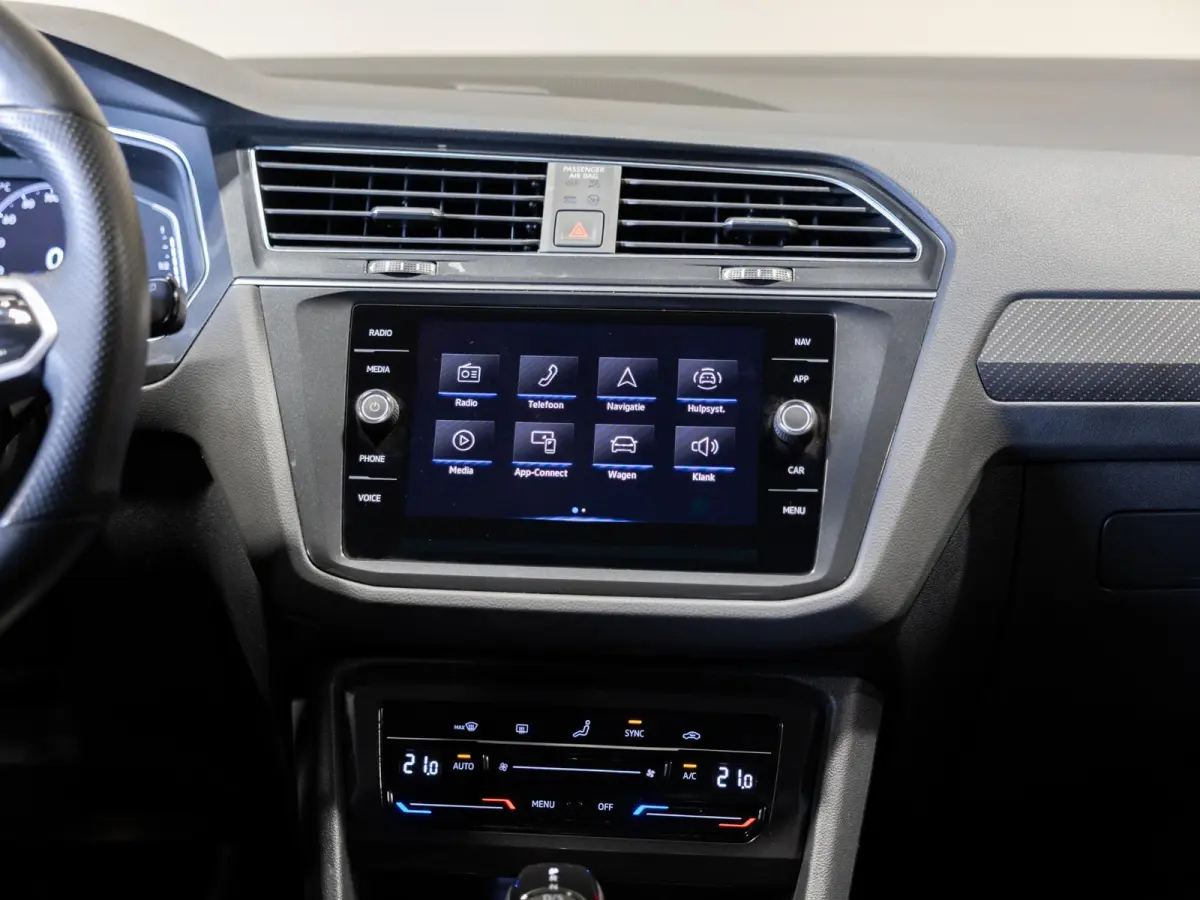 1.5 TSI 2x R-Line Business+ / 150pk / Trekhaak / NAP / Rondomzicht camera / Keyless /