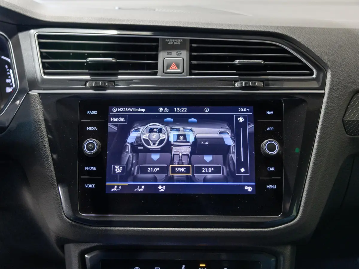 1.5 TSI 2x R-Line Business+ / 150pk / Trekhaak / NAP / Rondomzicht camera / Keyless /