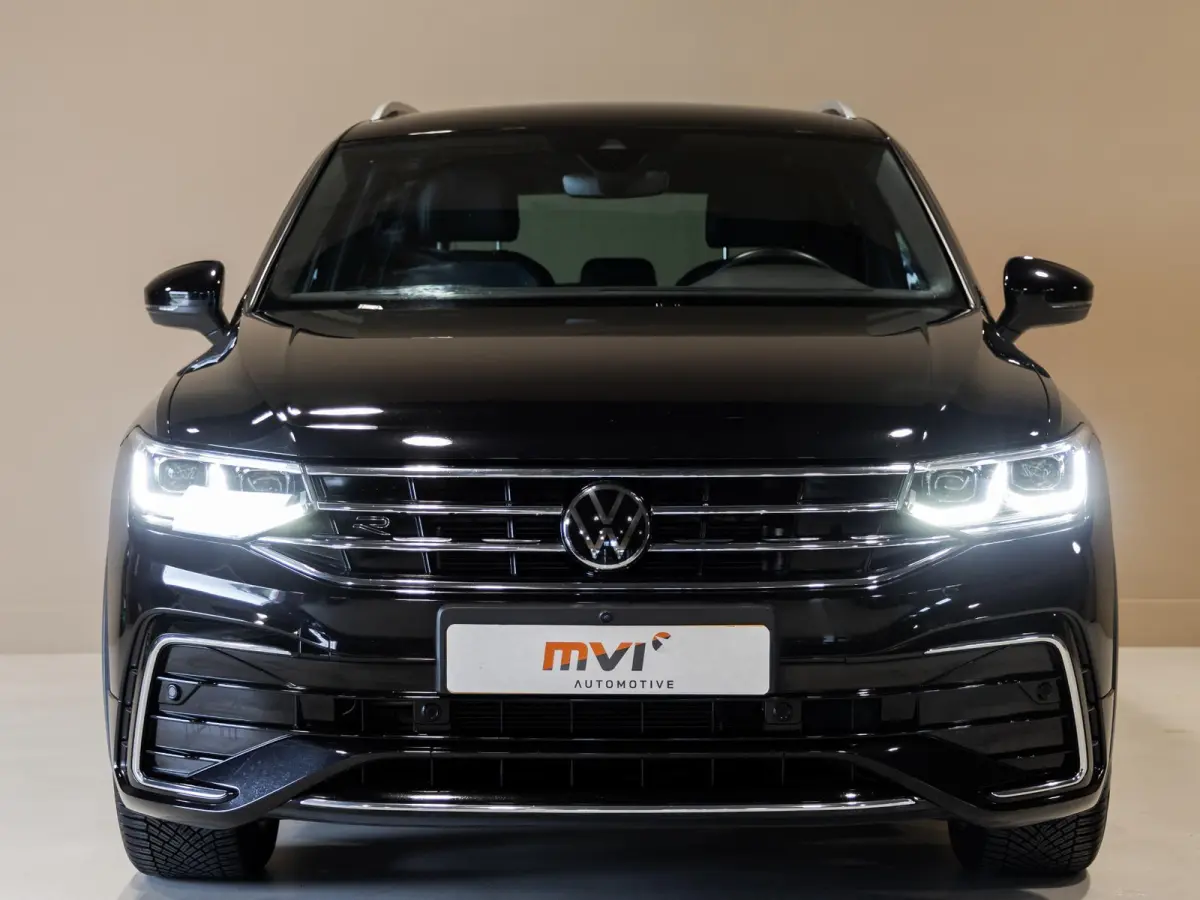 1.5 TSI 2x R-Line Business+ / 150pk / Trekhaak / NAP / Rondomzicht camera / Keyless /