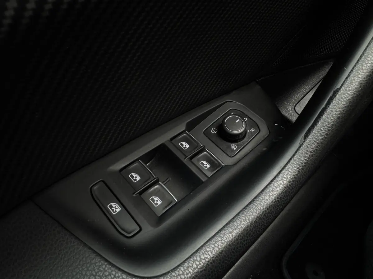 R 4Motion 2.0 TSI 320PK R-SPORT NAVI/LEDER/VIRTUAL
