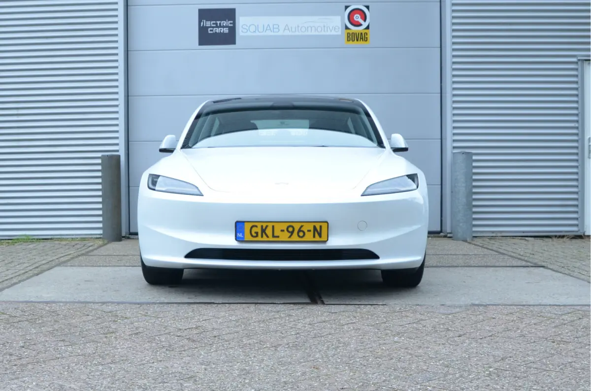 RWD 60 kWh Premium, AutoPilot4.0