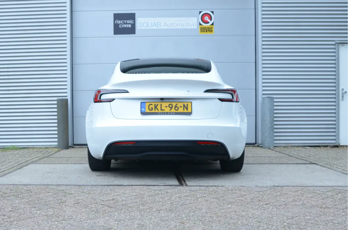 RWD 60 kWh Premium, AutoPilot4.0