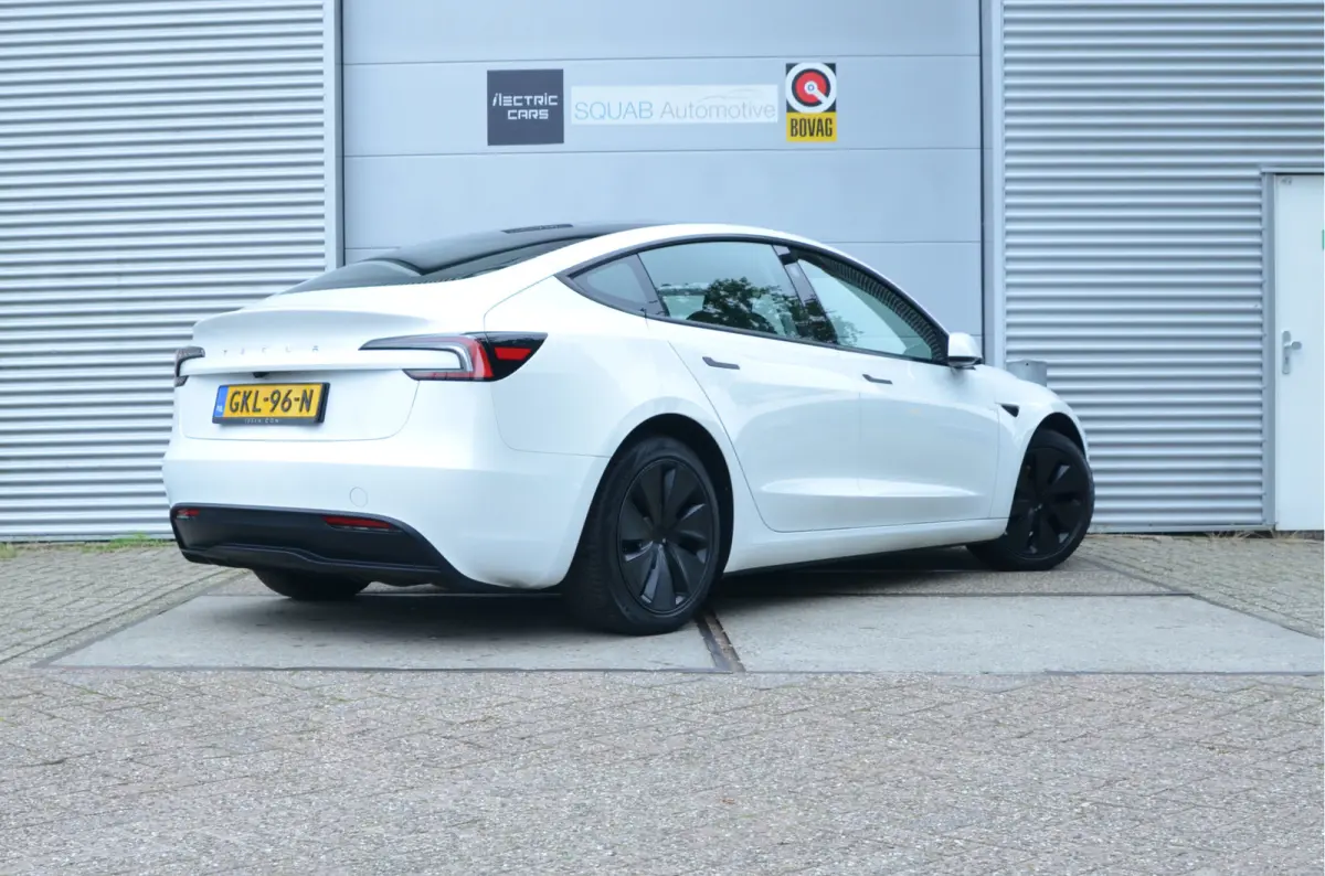 RWD 60 kWh Premium, AutoPilot4.0