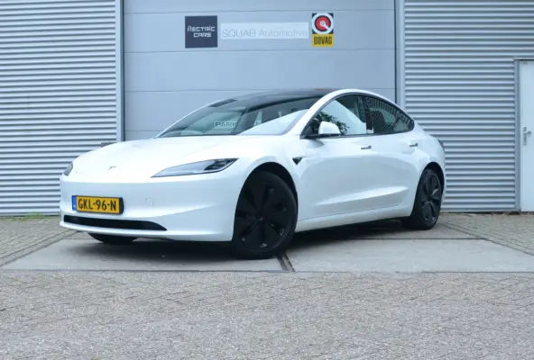 RWD 60 kWh Premium, AutoPilot4.0