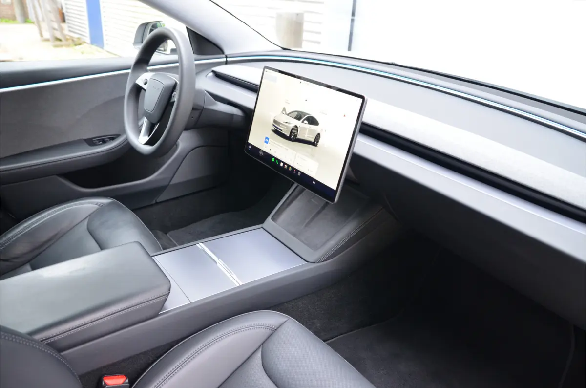 RWD 60 kWh Premium, AutoPilot4.0