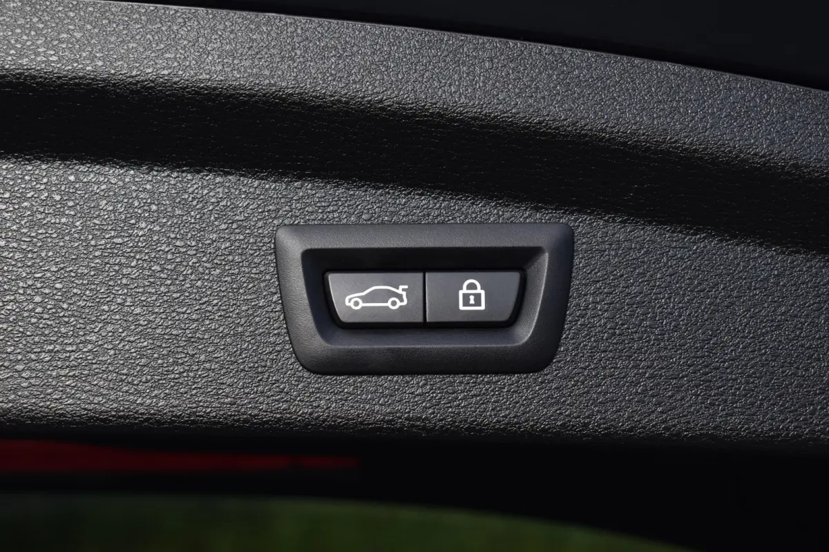 M -SPORT M35iA 306PK HIGH EXECUTIVE M-SPORT HARMAN-KARDON/CAMERA/PANORAMADAK